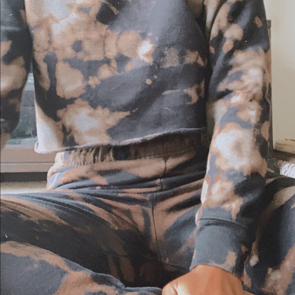 Black bleached cotton jogger/cropped sweater set